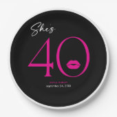 Moderne Minimal Pink Lips Sie ist vierzig Geburtst Pappteller (Vorderseite)