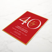 Moderne Minimal Red Gold 40 Script Geburtstag Folieneinladung (Gedreht)