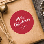 Moderne Minimal Red Merry Christmas Family Classic Runder Aufkleber<br><div class="desc">Kontaktieren Sie mich,  wenn Sie Hilfe benötigen.</div>