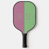 Moderne Minimal-Rosa und grüne Monogramm Pickleball Schläger (Vorderseite)