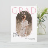 Moderne Minimal Script Pink Foto Graduation Party Einladung (Stehend Vorderseite)
