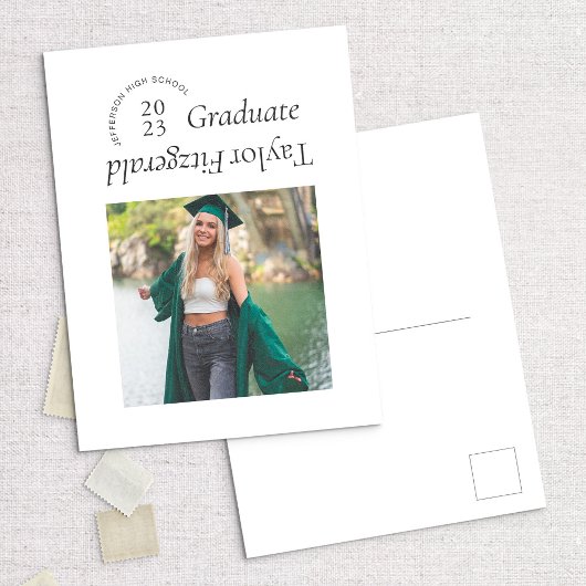 Moderne Minimal Trendy Grad Ankündigung Postkarte
