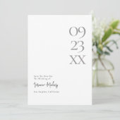 Moderne Minimal-Typografie-Hochzeit – Termin vorme Save The Date (Stehend Vorderseite)