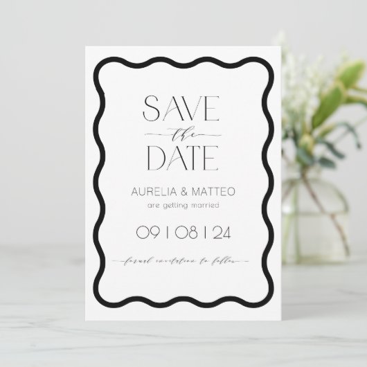 Moderne Minimal Wavy Scallop Border Save the Date Einladung (Stehend Vorderseite)