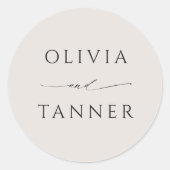 Moderne minimale Beige Braut und Groom Namen Runder Aufkleber (Vorderseite)