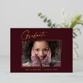 Moderne minimale, einzigartige Ink Script Graduate Folieneinladung (Stehend vorne)