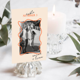 Moderne minimale Farbenbeige | TISCHNUMMER