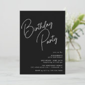 Moderne Minimale Lässige Typografie | Black Birthd Einladung (Stehend Vorderseite)