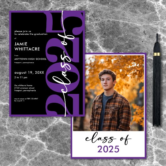 Moderne Minimale Lila Typografy Graduation Party Einladung