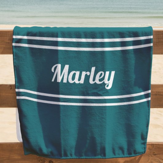 Moderne minimale Monogram Script-Vorlage Aquamarin Strandtuch