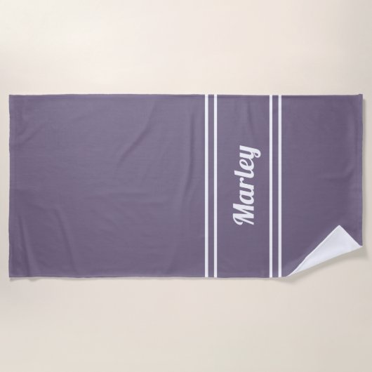 Moderne minimale Monogram Script-Vorlage Lila Strandtuch (Vorderseite)