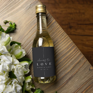 Moderne Minimale Skripte jagen auf Liebe Hochzeit Weinetikett