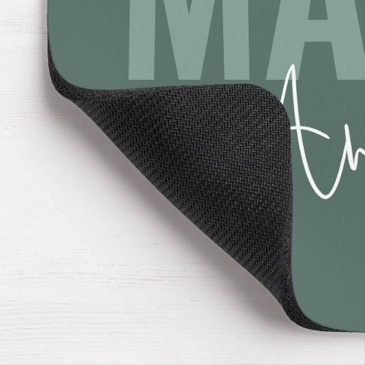 Moderne minimale Typografie durch grüne Eleganz Mousepad (Ecke)