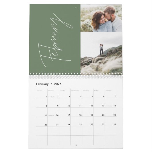 Moderne, minimalgrüne 2-Foto-Familie elegant Kalender (Feb 2026)