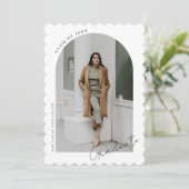 Moderne Minimalistisch Arch Foto Graduation Party Einladung (Stehend Vorderseite)