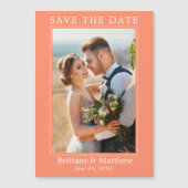 Moderne Minimalistisch Coral Magnetic Save the Dat Magnetkarte (Vorderseite)