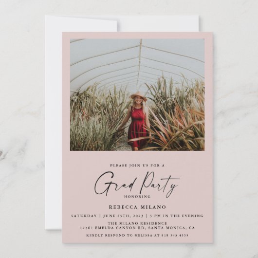 Moderne Minimalistische 2-Foto-Graduierungspartei Einladung (Rückseite)