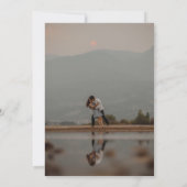 Moderne, Minimalistische 2-Foto-Script-Hochzeit Einladung (Rückseite)