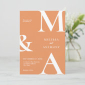 Moderne Minimalistische Aprikosenhochzeit Einladung (Stehend Vorderseite)