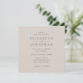 Moderne Minimalistische Beige Hochzeitseinladung Einladung (Stehend Vorderseite)