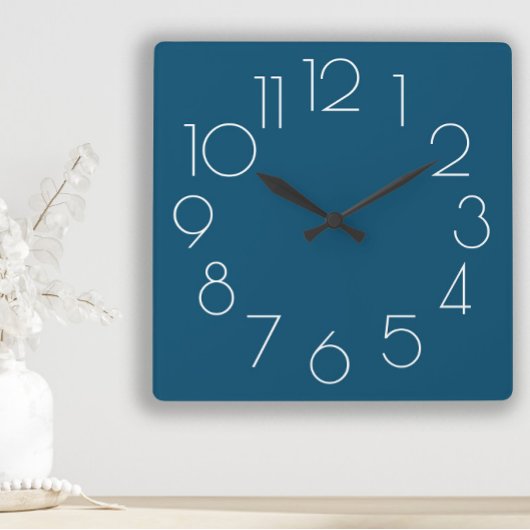 Moderne Minimalistische blaue Uhr