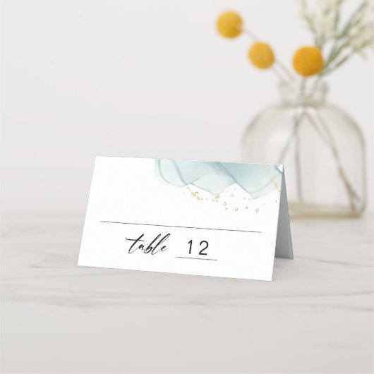 Moderne Minimalistische Blue Script Beach Hochzeit Platzkarte (Vorderseite)