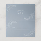 Moderne Minimalistische Boho Dusty Blue Wedding Platzkarte (Außenseite Aufgefaltet)