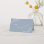 Moderne Minimalistische Boho Dusty Blue Wedding Platzkarte (Vorderseite)