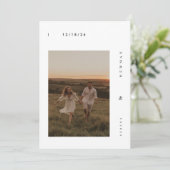 Moderne Minimalistische Boho Foto Wedding Einladung (Stehend Vorderseite)