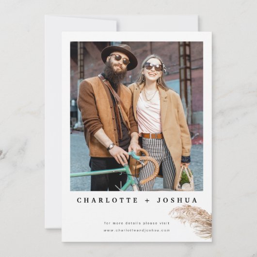 Moderne Minimalistische Boho Pampas Grass Palm Wed Einladung (Rückseite)