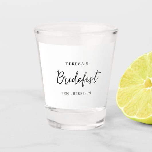 Moderne minimalistische Brautjungfer-Skriptdesign Schnapsglas (Vorderseite)