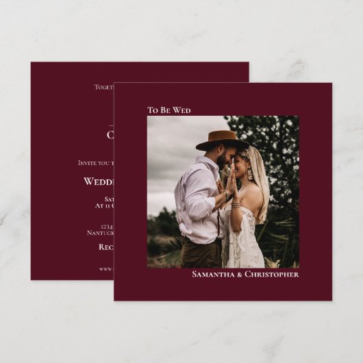 Moderne Minimalistische Burgundy Square Foto Weddi Einladung (Vorne/Hinten)