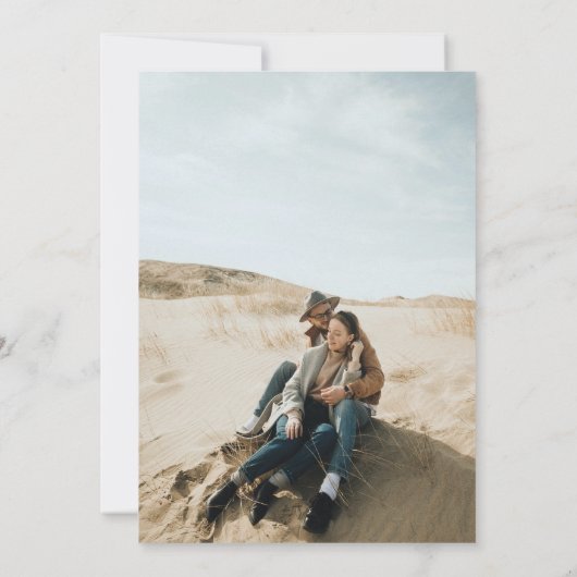 Moderne Minimalistische Burnt Orange Script Hochze Save The Date (Rückseite)