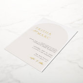 Moderne Minimalistische Cremehe Folieneinladung (Gedreht)