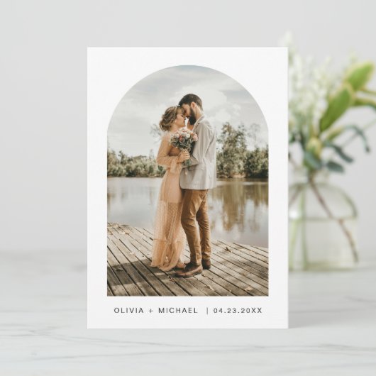 Moderne Minimalistische Elegante Foto Hochzeit Einladung (Stehend Vorderseite)