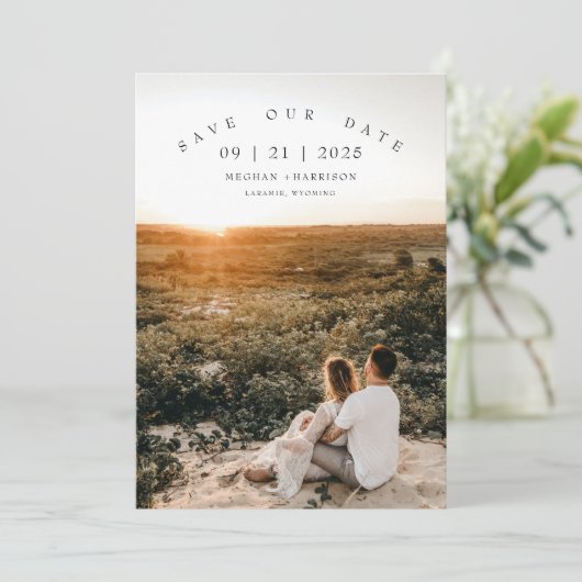 Moderne Minimalistische Foto-Hochzeit Save The Date (Stehend Vorderseite)