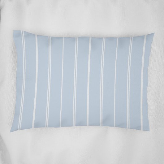 Moderne minimalistische gestreifte Muster hellblau Kissenbezug