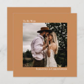 Moderne Minimalistische Golden Tan Square Foto Hoc Einladung (Vorne/Hinten)