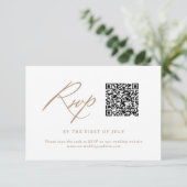 Moderne Minimalistische Goldkalligrafie mit QR-Hoc RSVP Karte (Stehend Vorderseite)