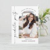 Moderne Minimalistische Grad-2-FOTO-Graduierungspa Einladung (Stehend Vorderseite)