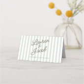 Moderne Minimalistische Grüne Streifen Hochzeit Platzkarte (Rückseite)