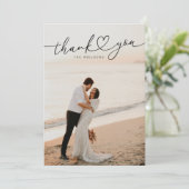 Moderne Minimalistische Heart Script Wedding Dankeskarte (Stehend Vorderseite)