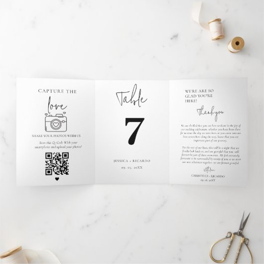 Moderne Minimalistische Hochzeit Danke Tischnummer Dreifach Gefaltete Urlaubskarte (Innenseite)