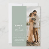 Moderne Minimalistische Hochzeit in Grün Einladung (Vorderseite)