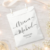 Moderne Minimalistische Hochzeit Schwarz-weiß Pers Geschenktütchen (Ausgeschnitten)