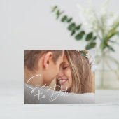 Moderne Minimalistische Hochzeit spart das Datum Postkarte (Stehend Vorderseite)