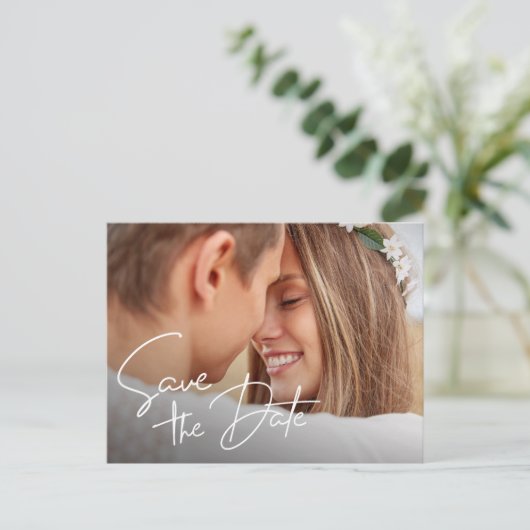 Moderne Minimalistische Hochzeit spart das Datum Postkarte (Stehend Vorderseite)
