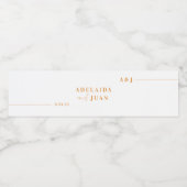 Moderne Minimalistische Hochzeitmonogramm Wasserflaschenetikett (Einzelnes Label)