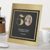 Moderne minimalistische Imitate Gold Glitzer 50. G Sockelschild (In Situ)