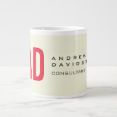 Moderne Minimalistische Initialen Rotes Monogramm Jumbo-Tasse (Vorderseite)